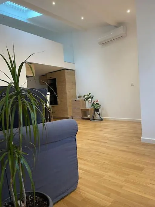 Appartement Atypique Et Fraichement Renove