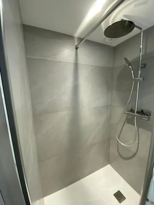 Appartement Atypique Et Fraichement Renove 0*, Saint-Vallier (Drome) France