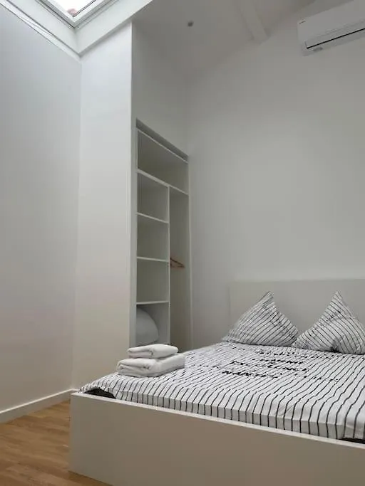 Appartement Atypique Et Fraichement Renove 0*, Saint-Vallier (Drome)
